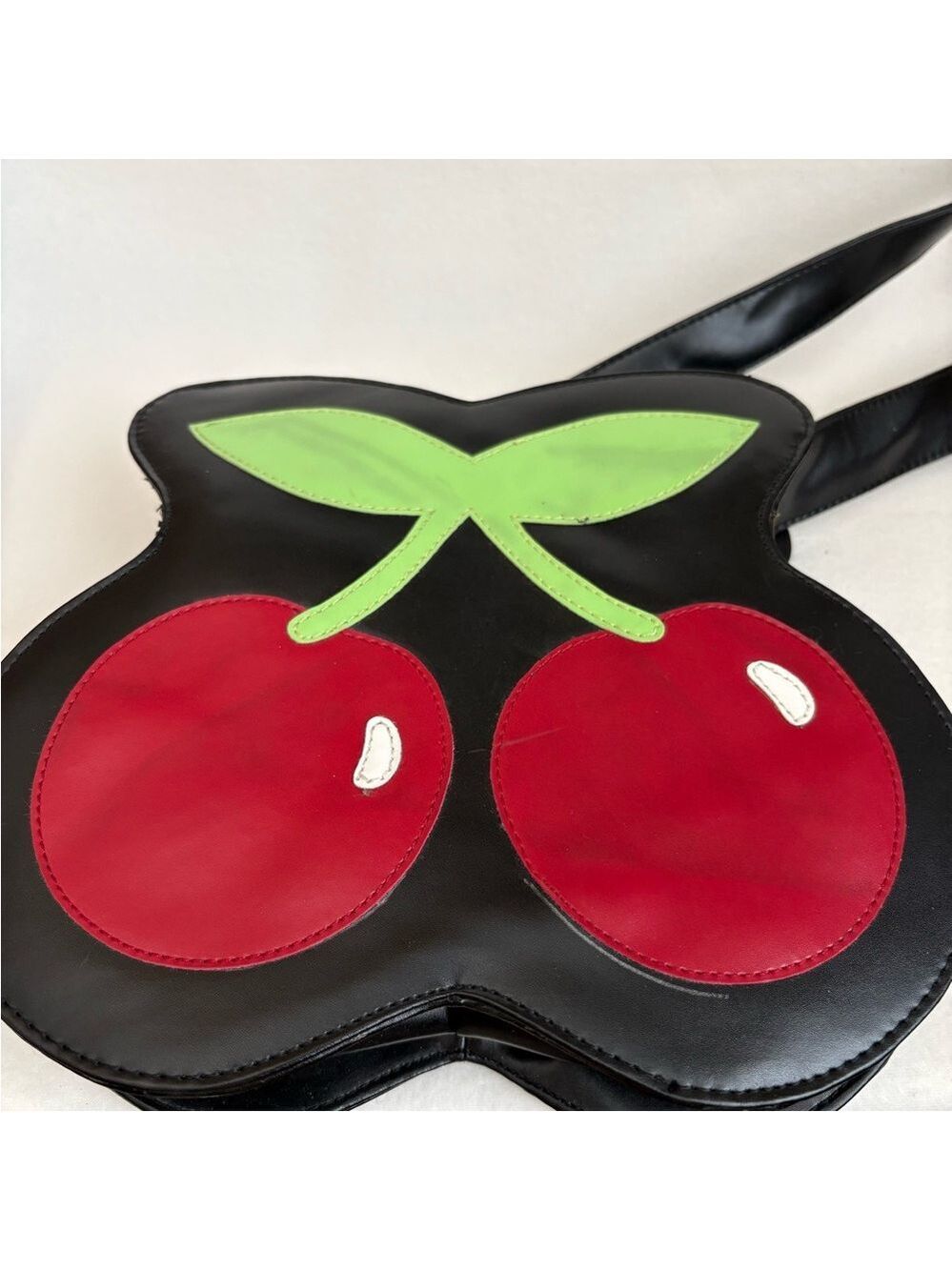 Vintage Loungefly Red Cherry Faux Leather bag - Picture 2 of 5
